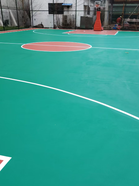 丽水 球场长期使用易出现地面开裂